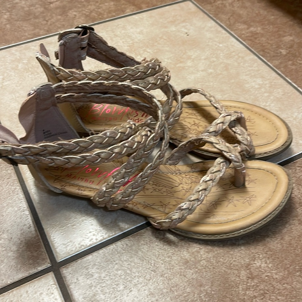 Blowfish Girls sandal! Basically new, worn once!